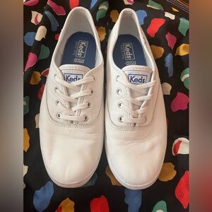 Keds champion leather lace up sneaker size 7.5